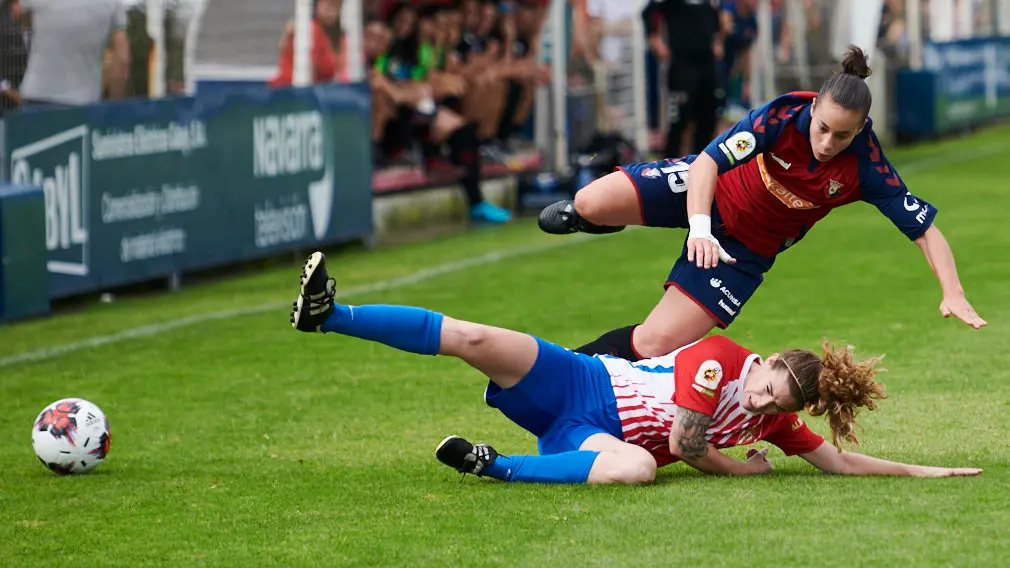 Osasuna Femenino se enfrenta al Sporting de Gijón en Tajonar. PABLO LASAOSA 5