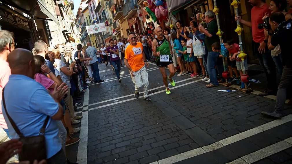 XXXIX Cross de los Carrozas por las calles Carmen y Navarrería. MIGUEL OSÉS