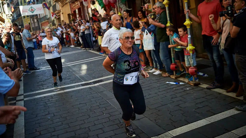 XXXIX Cross de los Carrozas por las calles Carmen y Navarrería. MIGUEL OSÉS