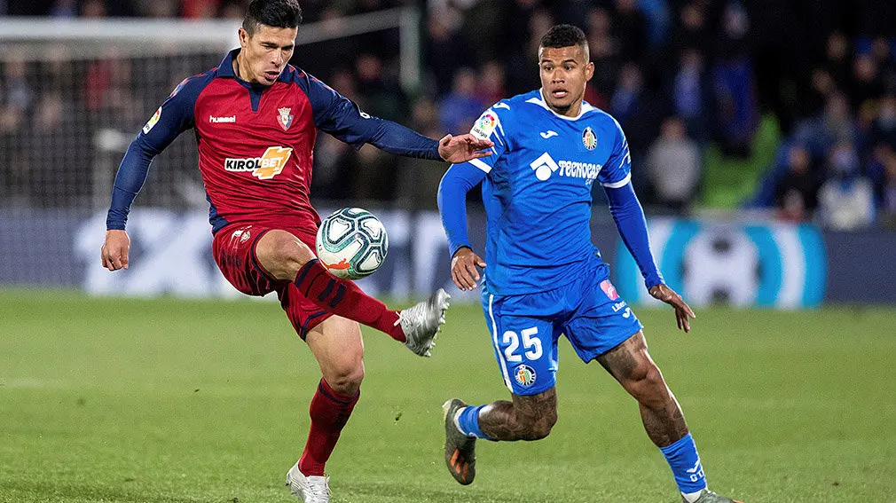Choque en el Coliseum Alfonso Pérez entre el Getafe y Osasuna EFE (2)