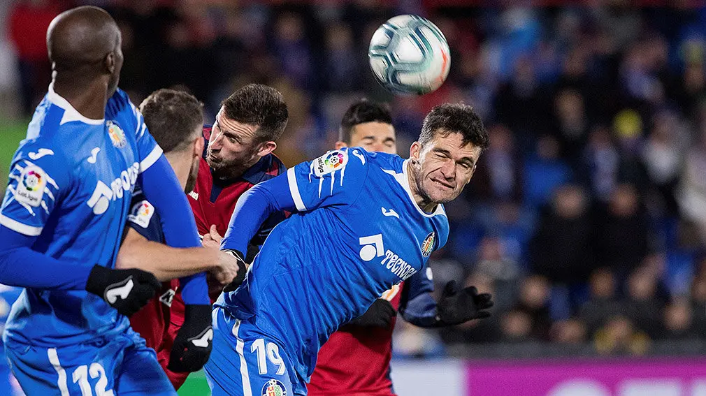 Choque en el Coliseum Alfonso Pérez entre el Getafe y Osasuna EFE (5)