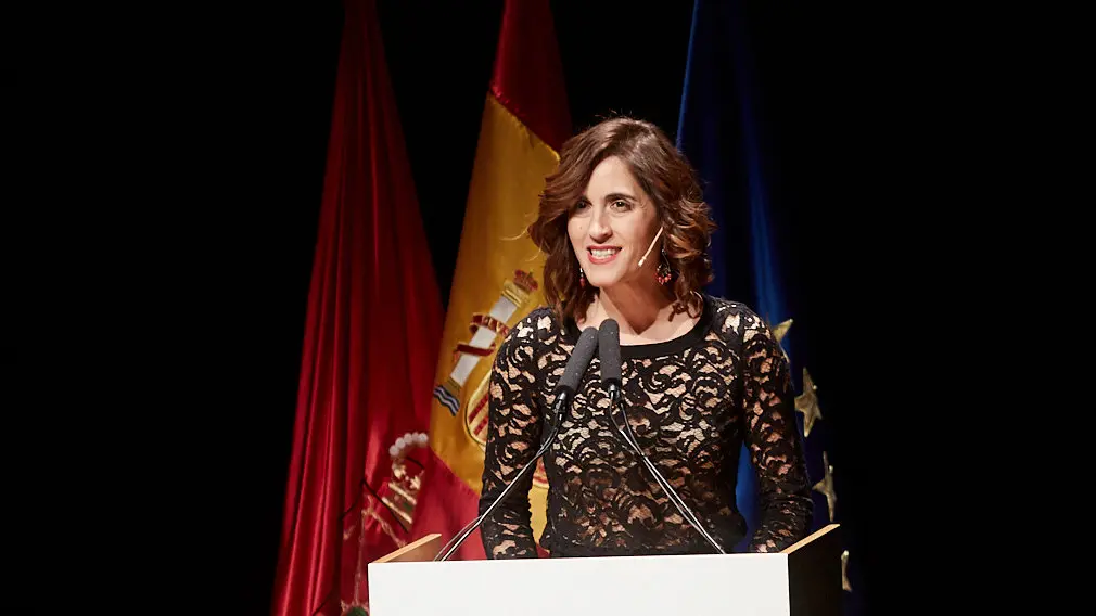 El Rey Felipe VI de Borbón entrega en Baluarte la Medalla de Oro de la CEN al empresario Manuel Torres. IÑIGO ALZUGARAY