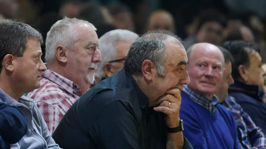 Ezkurdia y Martija se enfrentan a Jaka y Zabaleta en el frontón Labrit de Pamplona. PABLO LASAOSA