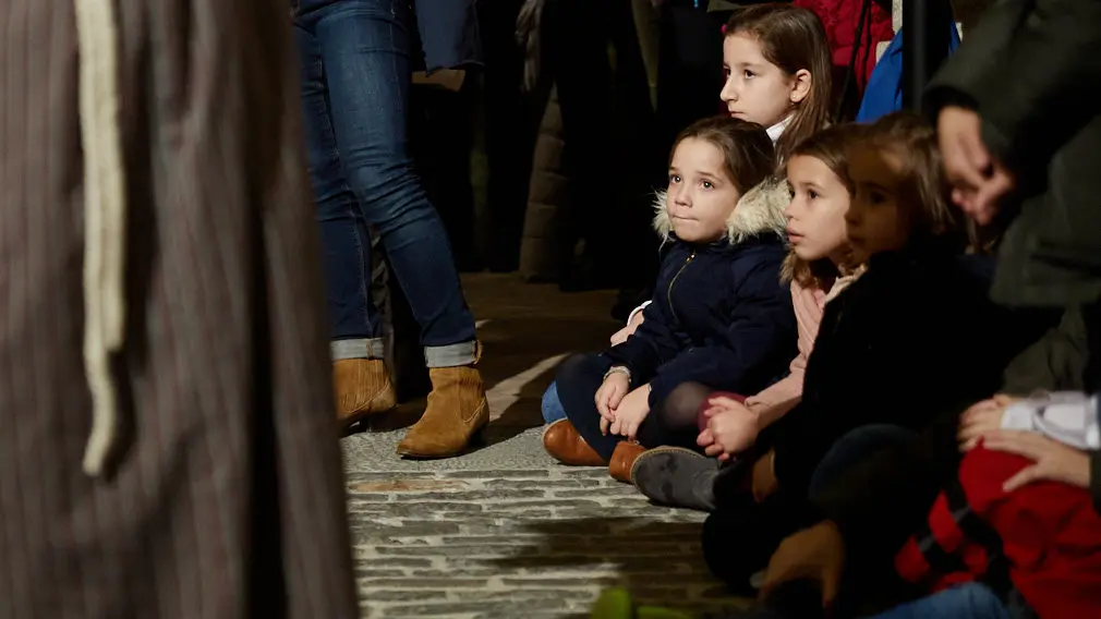La Pía Unión de Auroros de Santa María abre la Navidad de Pamplona con la lectura del pregón en el Palacio del Condestable. IÑIGO ALZUGARAY
