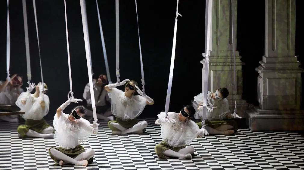 Ensayo general de 'El traje nuevo del Emperador' de la Ópera de Cámara de Navarra en Baluarte. IÑIGO ALZUGARAY