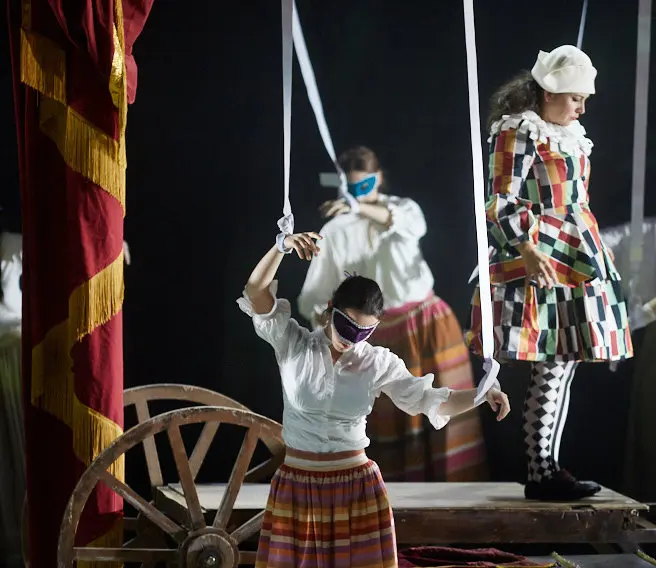 Ensayo general de 'El traje nuevo del Emperador' de la Ópera de Cámara de Navarra en Baluarte. IÑIGO ALZUGARAY