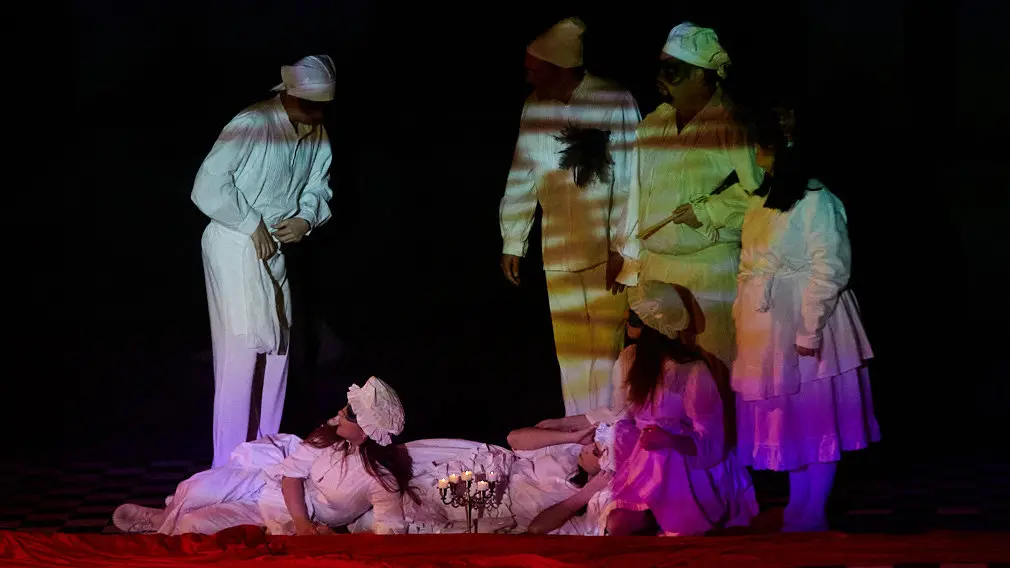 Ensayo general de 'El traje nuevo del Emperador' de la Ópera de Cámara de Navarra en Baluarte. IÑIGO ALZUGARAY