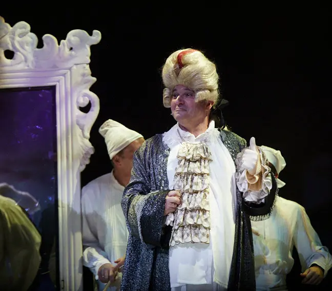 Ensayo general de 'El traje nuevo del Emperador' de la Ópera de Cámara de Navarra en Baluarte. IÑIGO ALZUGARAY