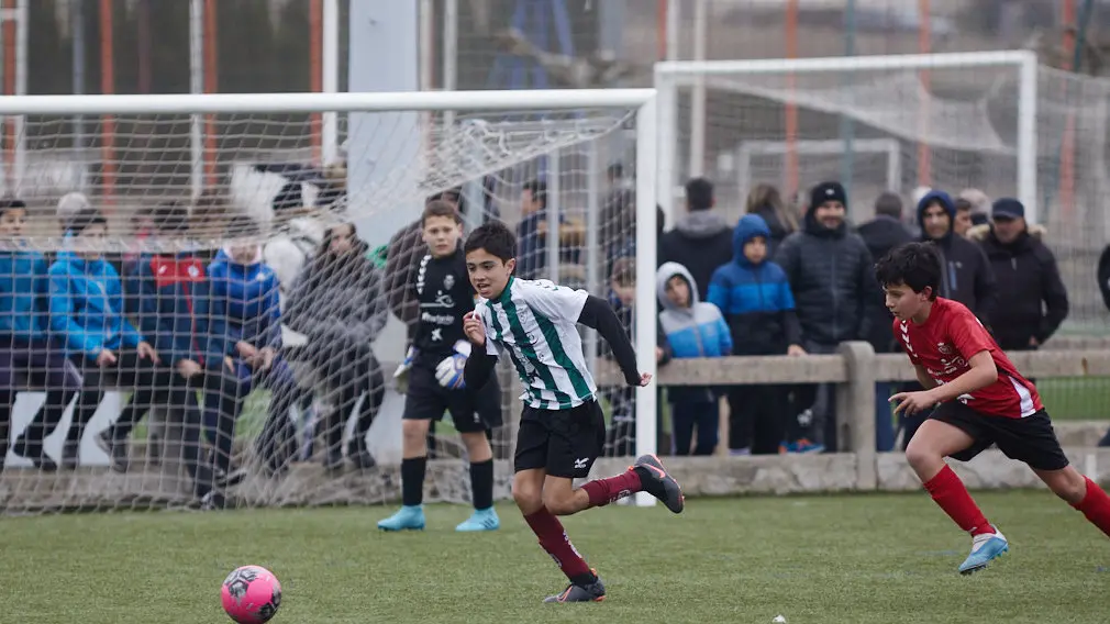 Partidos de dieciseisavos de final del XXXVIII Torneo Interescolar en categoría mixta. IÑIGO ALZUGARAY