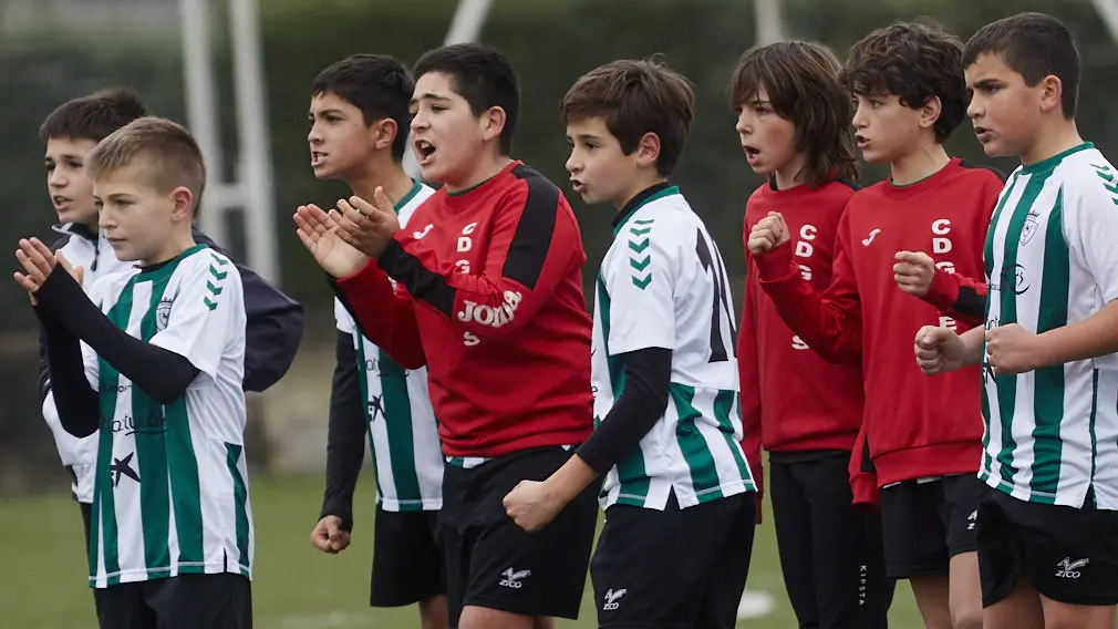 Partidos de dieciseisavos de final del XXXVIII Torneo Interescolar en categoría mixta. IÑIGO ALZUGARAY