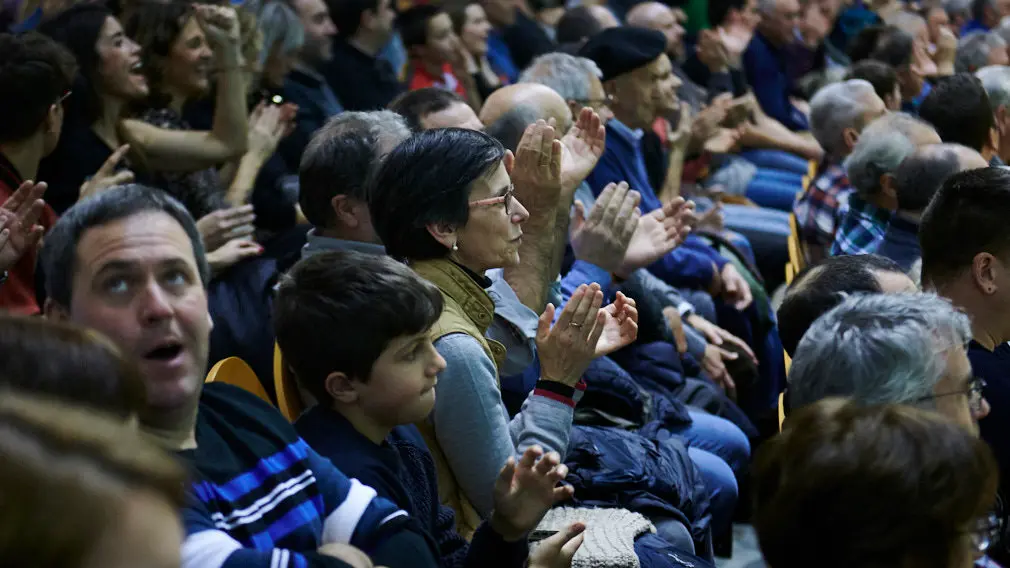 Ezkurdia-Martija se enfrentan a Elezkano y Galarza en el frontón Labrit de Pamplona. PABLO LASAOSA
