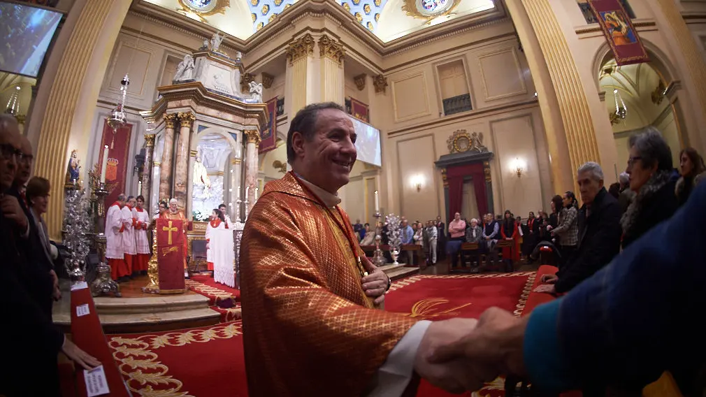 Ampliacion de la corte de San Fermin con los 200 nuevos cofrades. MIGUEL OSÉS