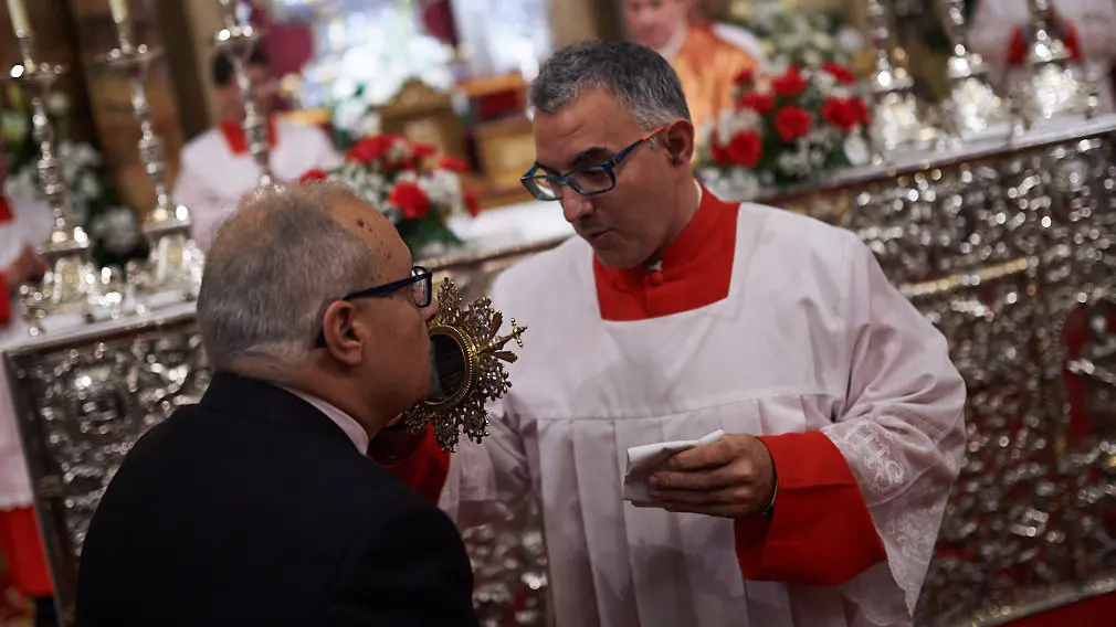 Ampliacion de la corte de San Fermin con los 200 nuevos cofrades. MIGUEL OSÉS
