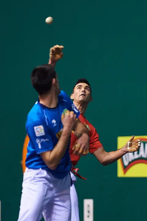 Partido en el Labrit entre Laso-Albisu y Olaizola-Urrutikoetxea. MIGUEL OSÉS
