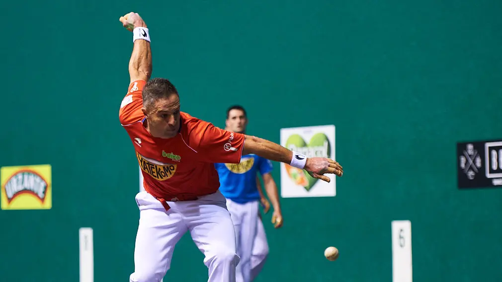 Partido en el Labrit entre Laso-Albisu y Olaizola-Urrutikoetxea. MIGUEL OSÉS
