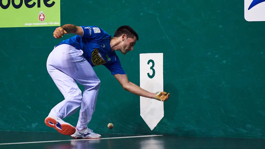 Partido en el Labrit entre Laso-Albisu y Olaizola-Urrutikoetxea. MIGUEL OSÉS