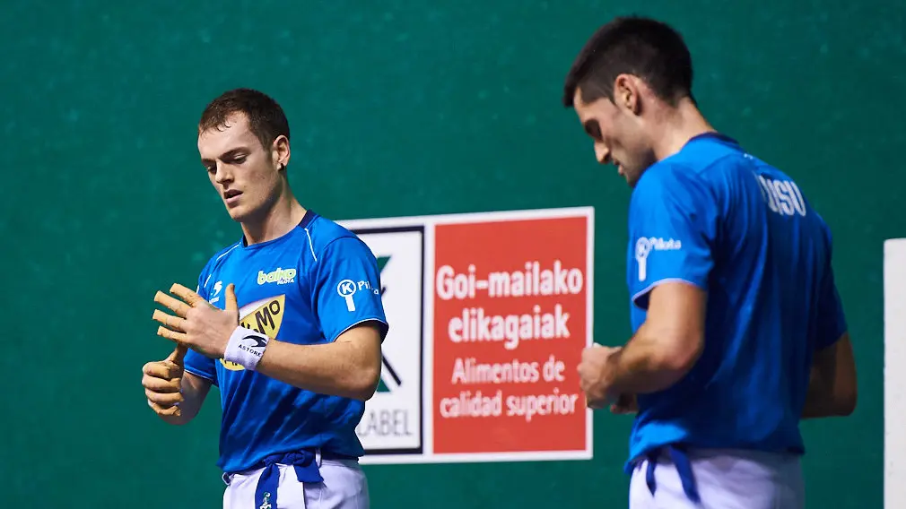 Partido en el Labrit entre Laso-Albisu y Olaizola-Urrutikoetxea. MIGUEL OSÉS