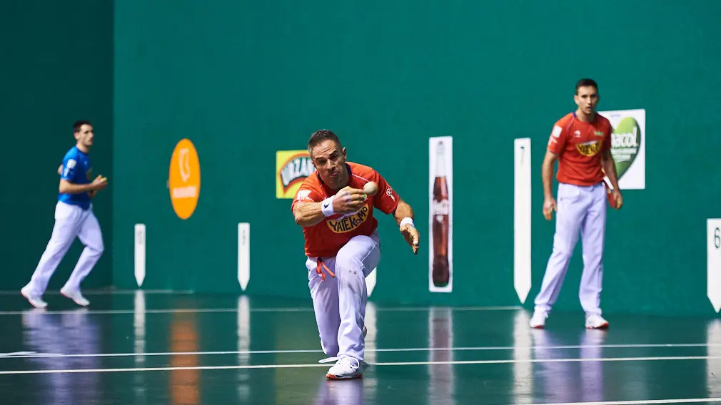 Partido en el Labrit entre Laso-Albisu y Olaizola-Urrutikoetxea. MIGUEL OSÉS