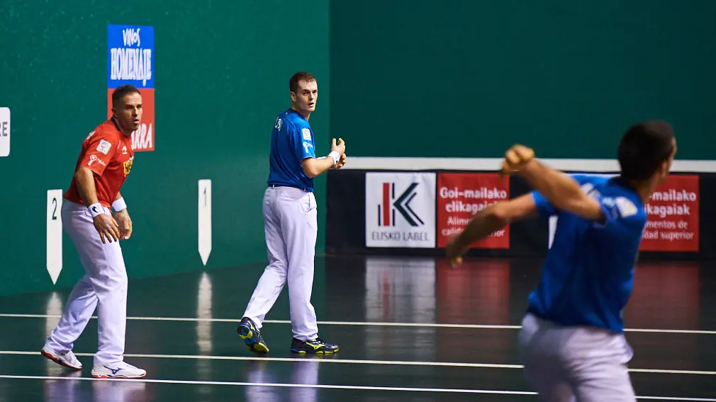 Partido en el Labrit entre Laso-Albisu y Olaizola-Urrutikoetxea. MIGUEL OSÉS