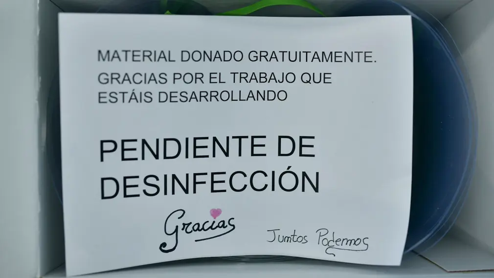La empresa navarra Luminosos Arga fabrica pantallas de protección para personal sanitario y de residencias entre otros. PABLO LASAOSA
