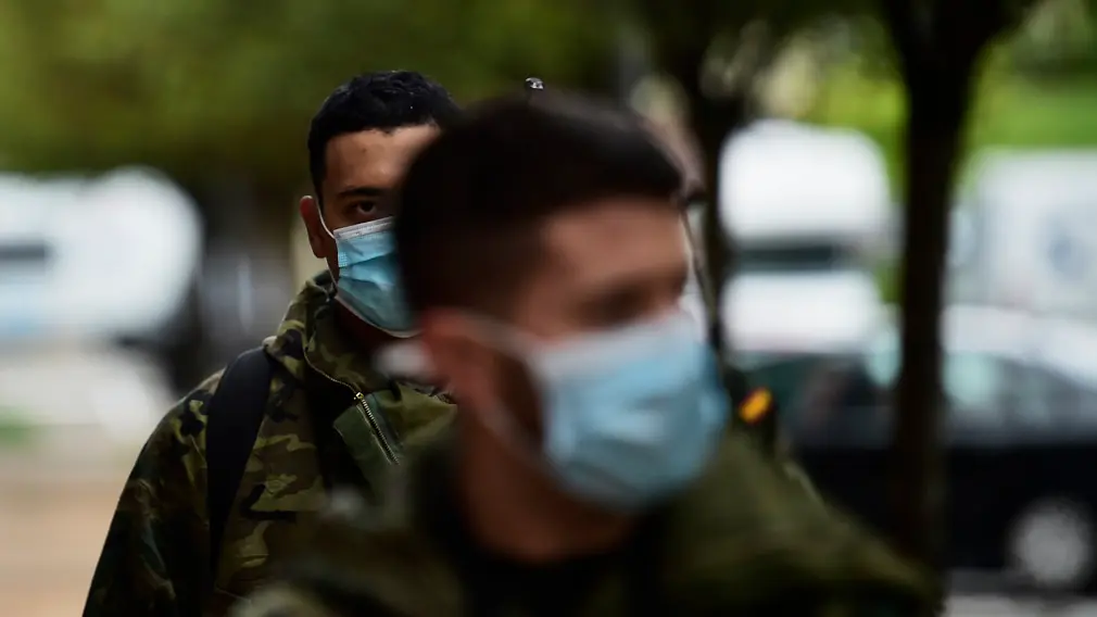 Militares del Regimiento América 66 se preparan para desinfectar zonas en Artica. PABLO LASAOSA