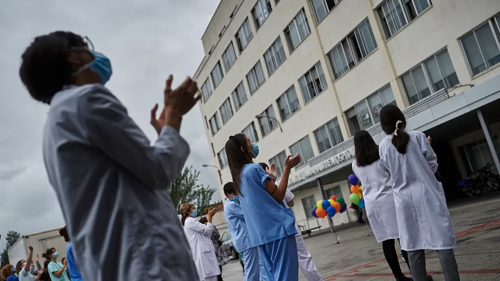 Varias asociaciones acuden a aplaudir a Virgen del Camino con motivo Día de la Infancia Hospitalizada. PABLO LASAOSA