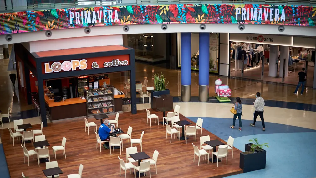 El centro comercial de Itaroa abre las puertas al público el primer día de la fase 2 de la desescalada por la crisis del coronavirus. MIGUEL OSÉS