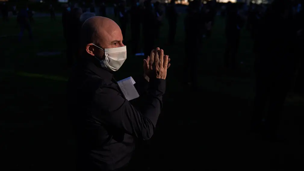 Concierto del Orfeón Pamplones en las Urgencias del Hospital de Navarra para agradecer a los sanitarios su trabajo. MIGUEL OSÉS
