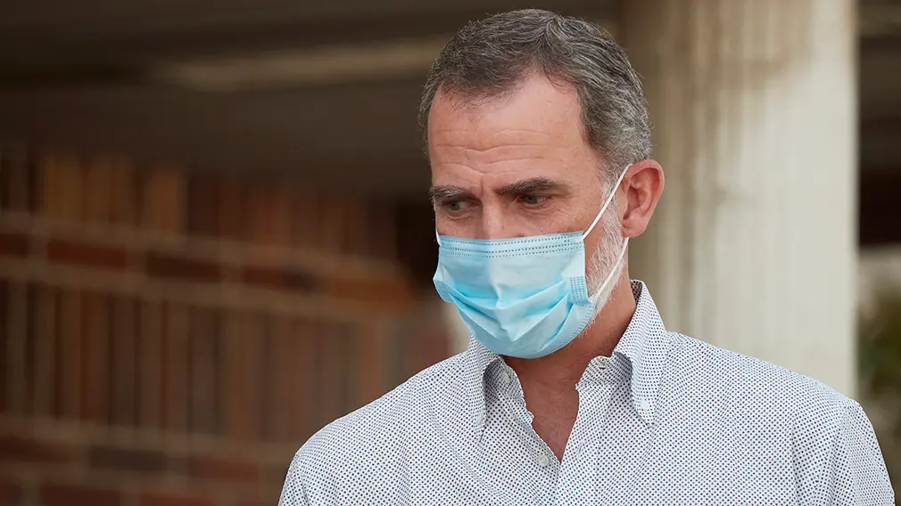El Rey Don Felipe a su llegada para visitar el centro de la Asociación de Parálisis Cerebral de Navarra (Aspace), en Cizur Menor, Navarra (España), a 27 de julio de 2020. La visita de los Reyes se enmarca en la gira que están llevando a cabo por las comunidades autónomas para reconocer el esfuerzo del conjunto de la sociedad española frente a la pandemia del Covid-19 y apoyar a distintos sectores sociales en la recuperación de la actividad.
27 JULIO 2020 MONARQUÍA;REALEZA;CASA REAL;REY;REINA
27/7/2020