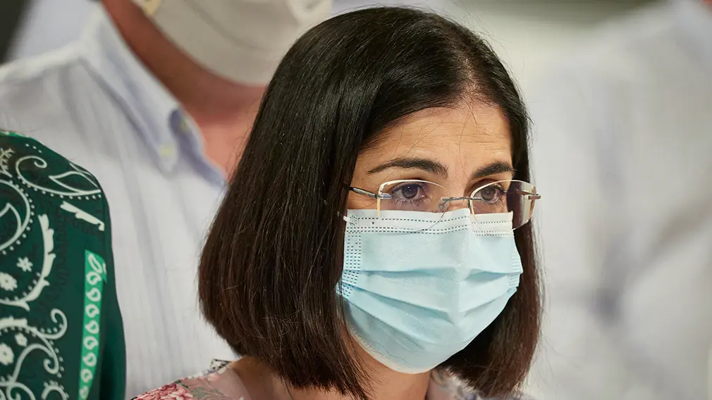La ministra de Política Territorial y Función Pública, Carolina Darias, durante la visita del Rey Don Felipe y la Reina Doña Letizia a la empresa tecnológica das-Nano/Veridas, en Tajonar, Navarra (España), a 27 de julio de 2020. La visita de los Reyes se enmarca en la gira que están llevando a cabo por las comunidades autónomas para reconocer el esfuerzo del conjunto de la sociedad española frente a la pandemia del Covid-19 y apoyar a distintos sectores sociales en la recuperación de la actividad.
27 JULIO 2020 MONARQUÍA;REALEZA;CASA REAL;REY;REINA
27/7/2020
