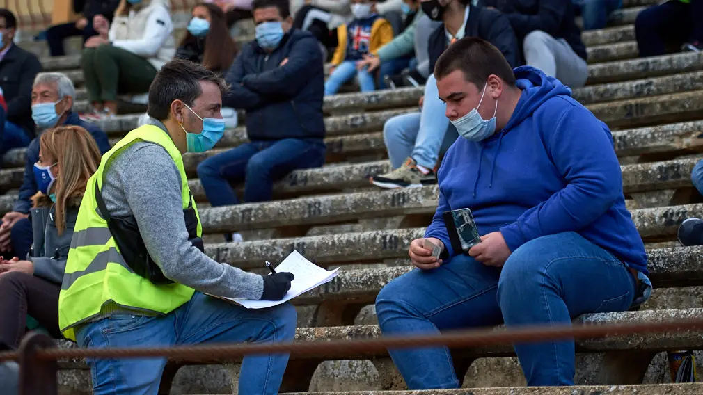 Tarde de recortes de toros en la ciudad de Tudela con grandes medidas de seguridad ante la Covid-19. MIGUEL OSÉS