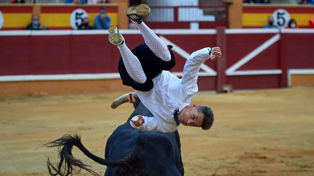 Tarde de recortes de toros en la ciudad de Tudela con grandes medidas de seguridad ante la Covid-19. MIGUEL OSÉS