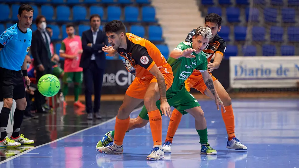 Partido de futbol sala entre Osasuna Xota - Burela Lugo jugado en el pabellón Anaitasuna de Pamplona. MIGUEL OSÉS