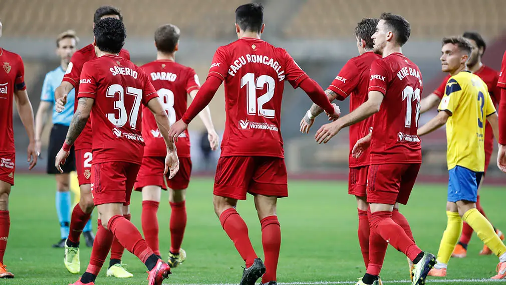 Partido de Copa del Rey entre el Tomares y Osasuna celebrado en el estadio de La Cartuja de Sevilla. CA OSASUNA (3)