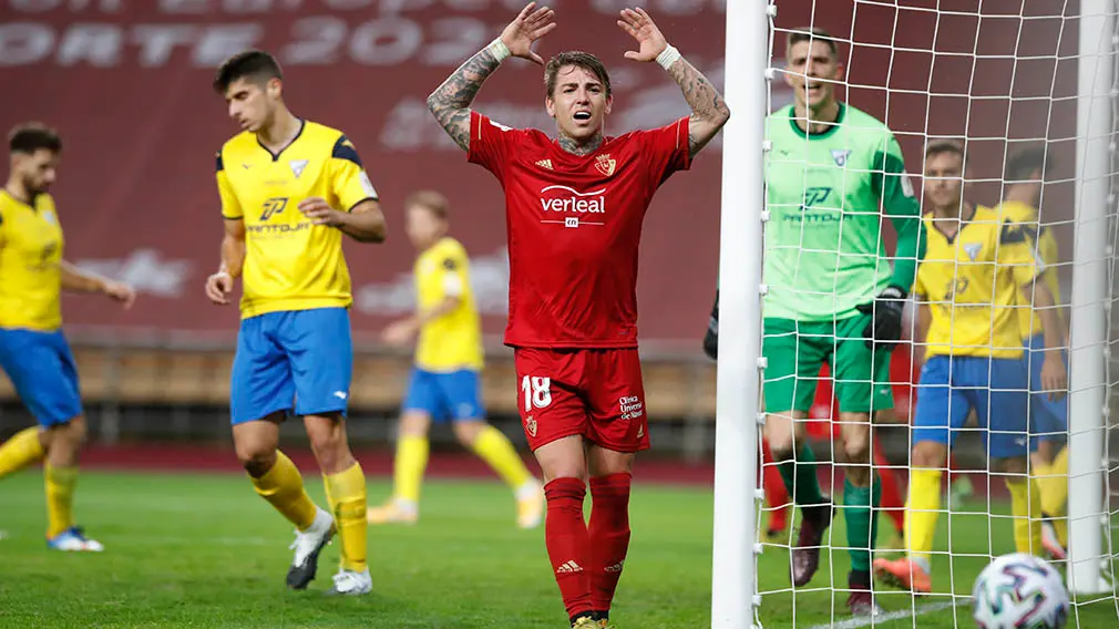Partido de Copa del Rey entre el Tomares y Osasuna celebrado en el estadio de La Cartuja de Sevilla. CA OSASUNA (8)