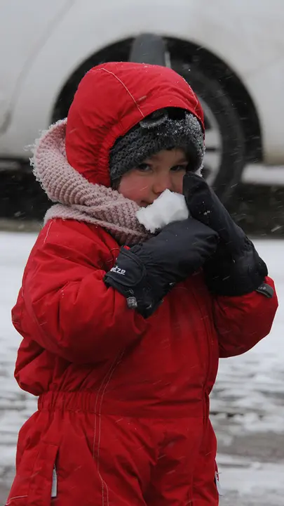 Imágenes de Caparroso nevado este sábado tras la llegada de 'Filomena' a una comunidad Foral en alerta máxima, y con todos los recursos movilizados, por el temporal. AMAYA LUQUI