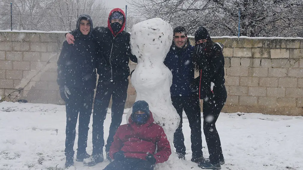 Imágenes de Caparroso nevado este sábado tras la llegada de 'Filomena' a una comunidad Foral en alerta máxima, y con todos los recursos movilizados, por el temporal. AMAYA LUQUI