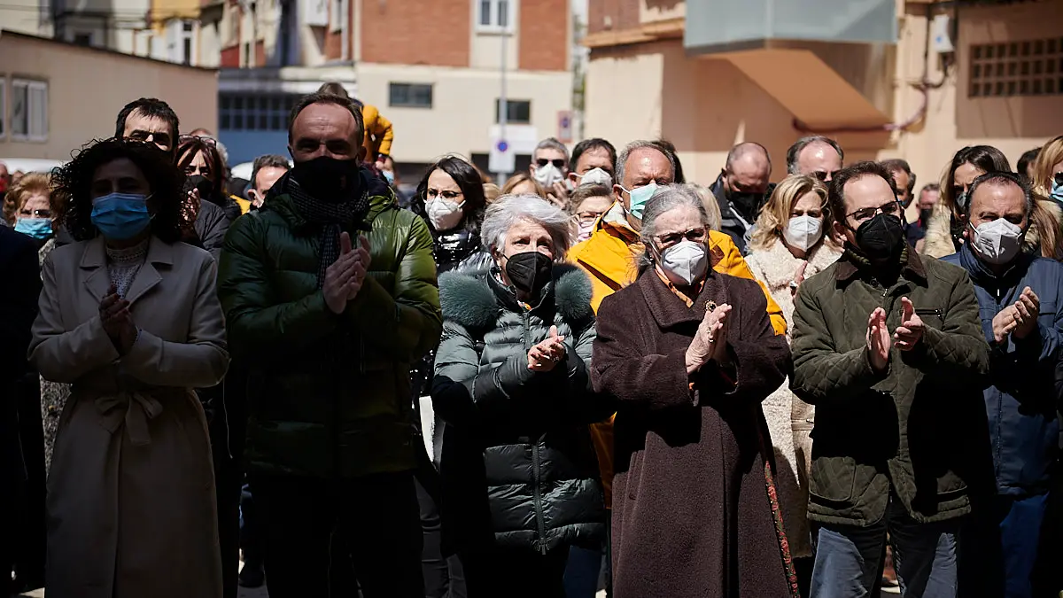 Acto de colocación de la placa en recuerdo de Tomás Caballero, concejal del Ayuntamiento de Pamplona asesinado por la banda terrorista ETA. PABLO LASAOSA