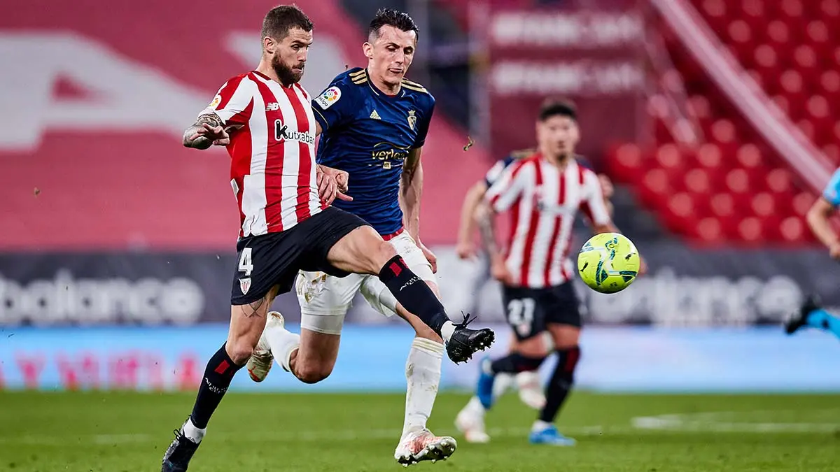 Ante Budimir durante el encuentro entre Athletic de Bilbao y Osasuna correspondiente a la jornada 35 de primera división que han disputado en el estadio de San Mamés. AFP7 / Europa Press.