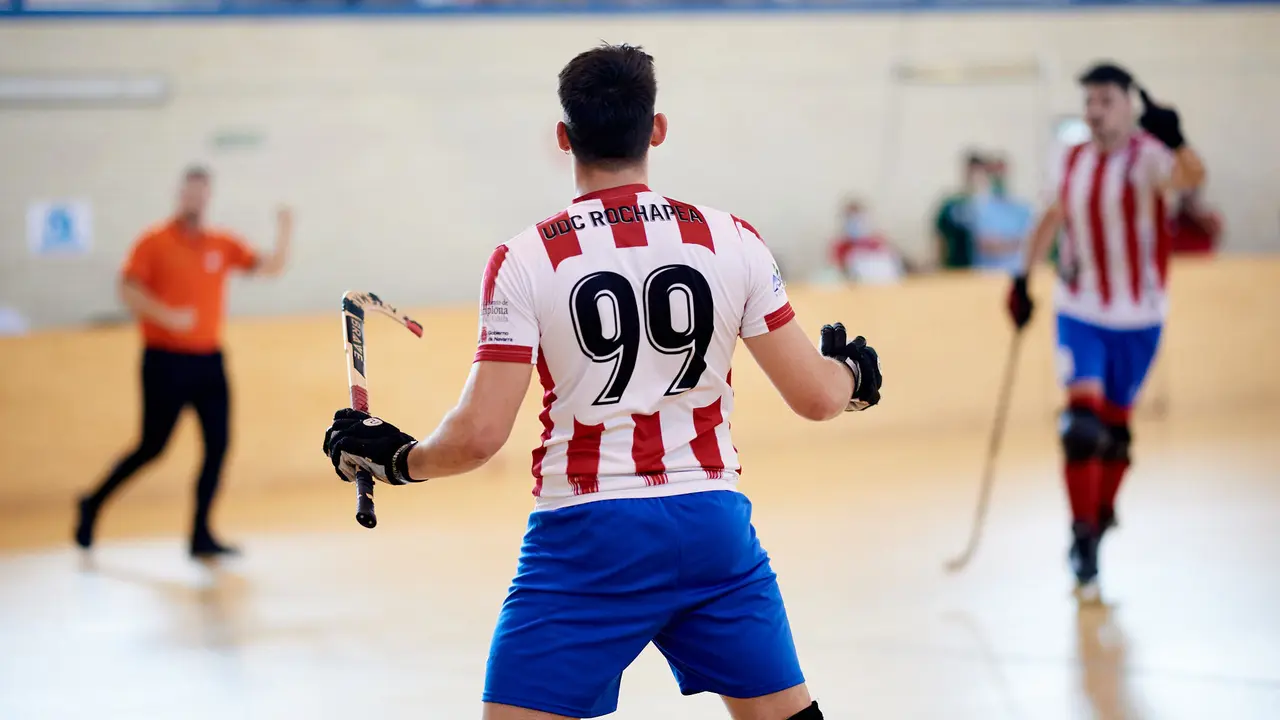 Partido entre UDC Rochapea y Urdaneta por la fase de ascenso a Liga Ok Plata de hockey patines. MIGUEL OSÉS