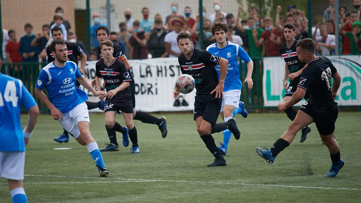 Partido de Play oof de ascenso a Segunda B entre el Beti Kozkor y el Ardoi en Lekunberri. MIGUEL OSÉS