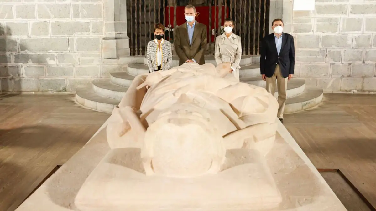 Los Reyes de España visitan la tumba de Sancho VII el Fuerte CASA REAL