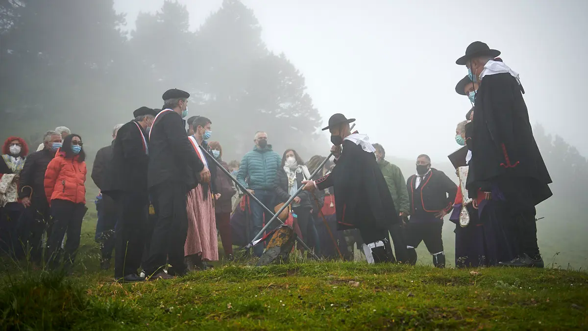 El Tratado de las Tres Vacas se celebra cada 13 de julio entre los valles de Roncal y Baretous desde 1375. PABLO LASAOSA