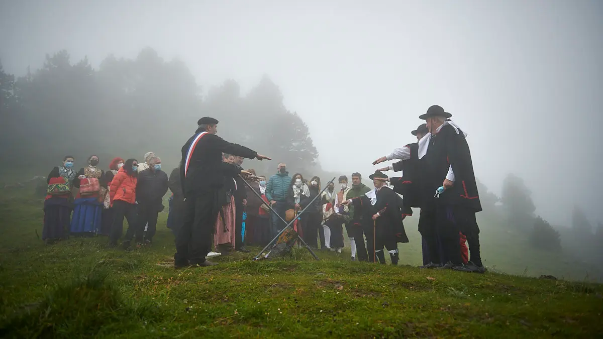 El Tratado de las Tres Vacas se celebra cada 13 de julio entre los valles de Roncal y Baretous desde 1375. PABLO LASAOSA