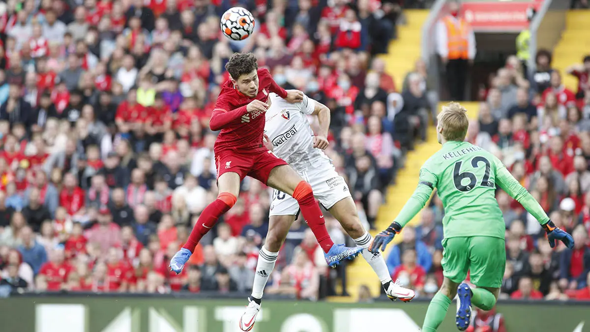 Liverpool y Osasuna se enfrentan en un partido amistoso en Anfield como homenaje a Michael Robinson. C.A. OSASUNA