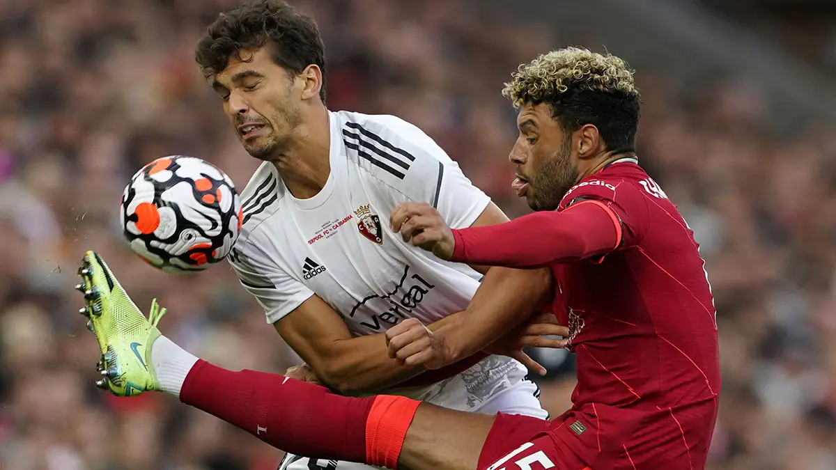 Liverpool y Osasuna se enfrentan en un partido amistoso en Anfield como homenaje a Michael Robinson. EUROPA PRESS