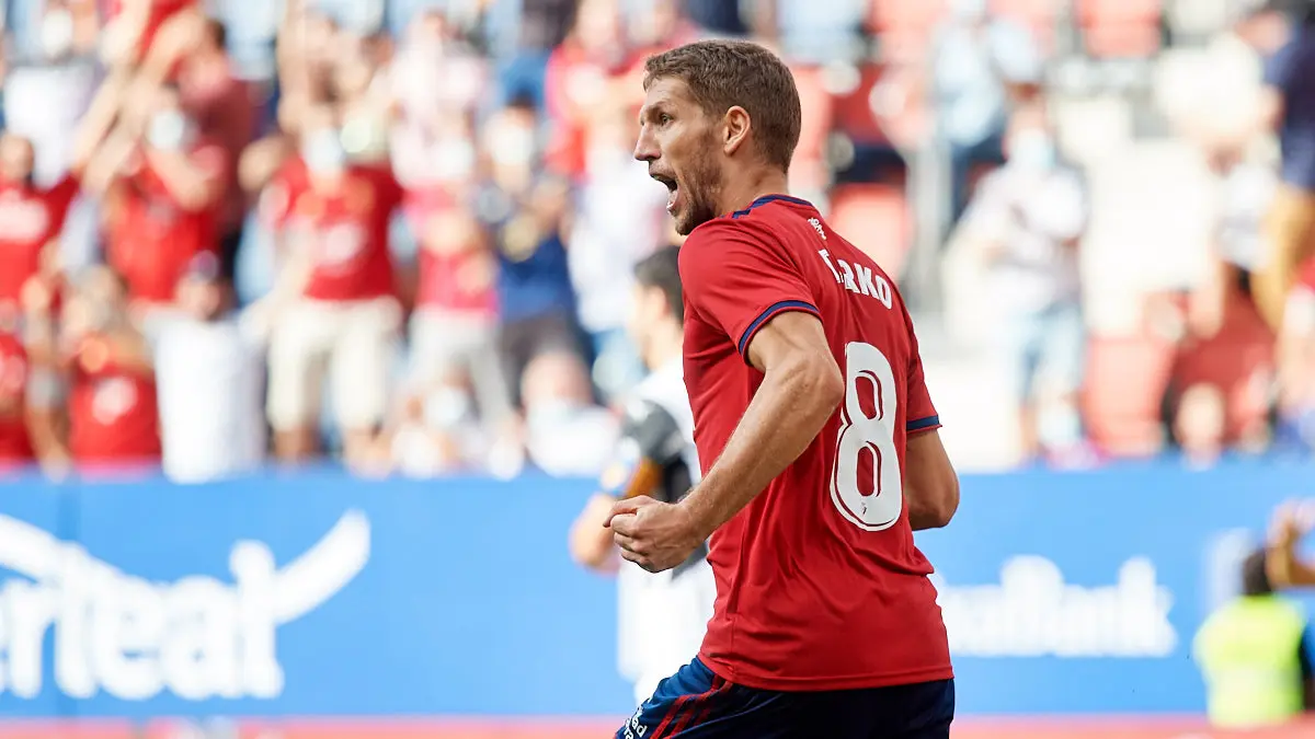 Partido entre Osasuna y Valencia correspondiente a la jornada número 4 disputado en el estadio de El Sadar de Pamplona. MIGUEL OSÉS