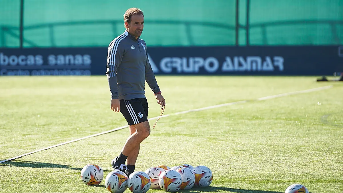 Osasuna se entrena en las instalaciones de Tajonar con afición por primera vez desde que comenzó la crisis del coronavirus. PABLO LASAOSA