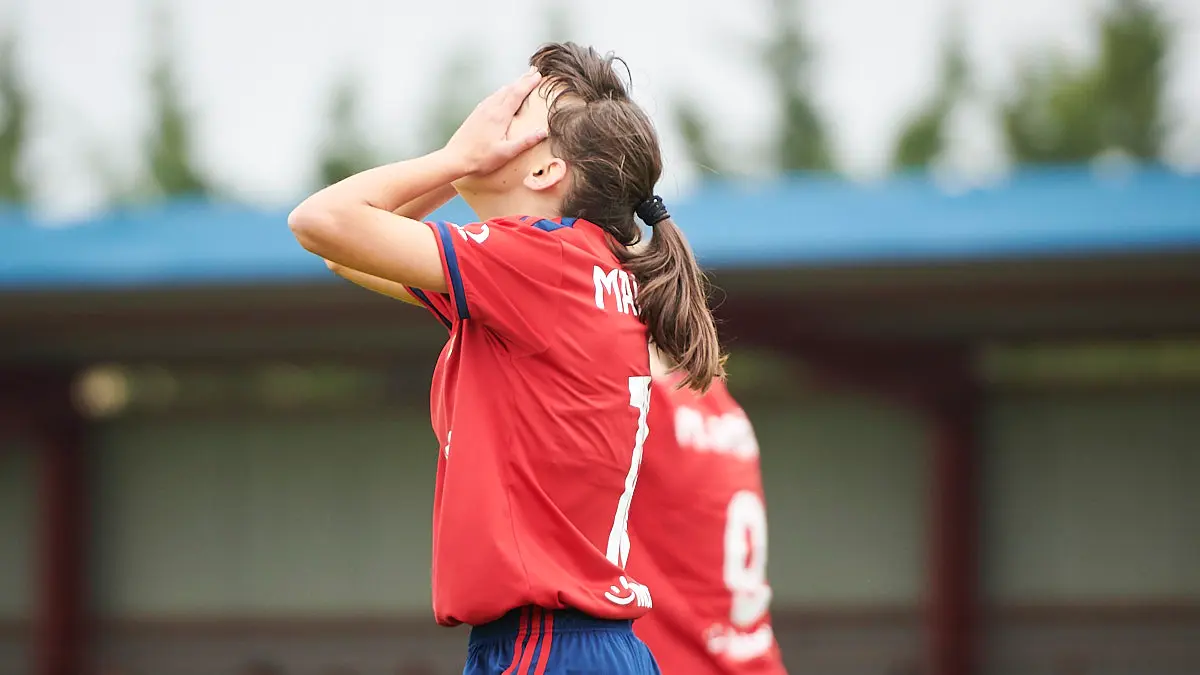 Osasuna femenino se enfrenta al Athletic Club B en las instalaciones de Tajonar. PABLO LASAOSA