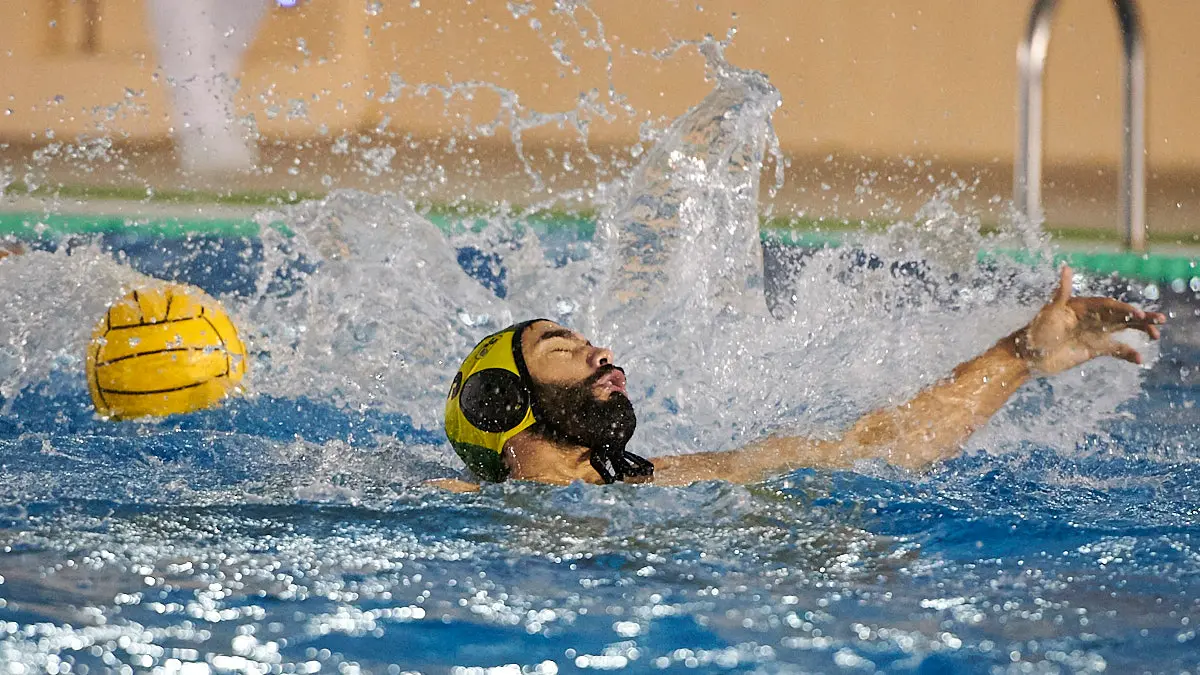 El Waterpolo Navarra se enfrenta al CE Mediterrani en Pamplona. PABLO LASAOSA
